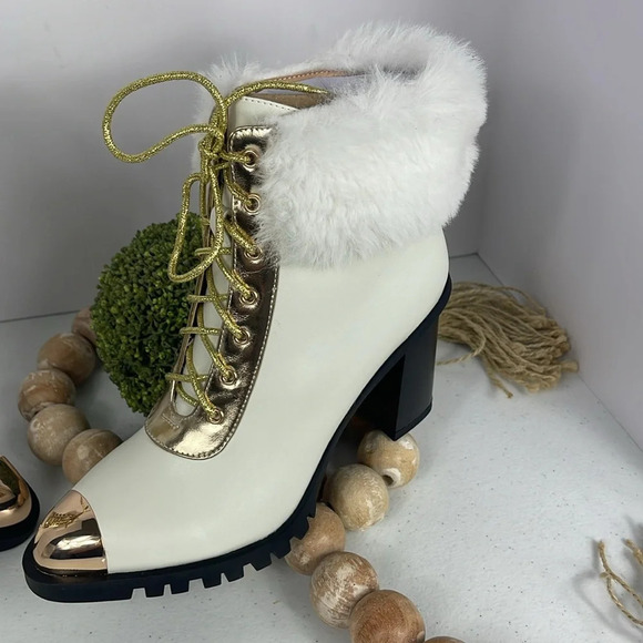 THINGS II COME
Women's Maliyana Luxurious Lace-Up Embellished Block-Heel Booties - Picture 3 of 12